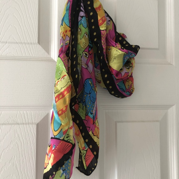 Funky Cat Scarf - Picture 2 of 2